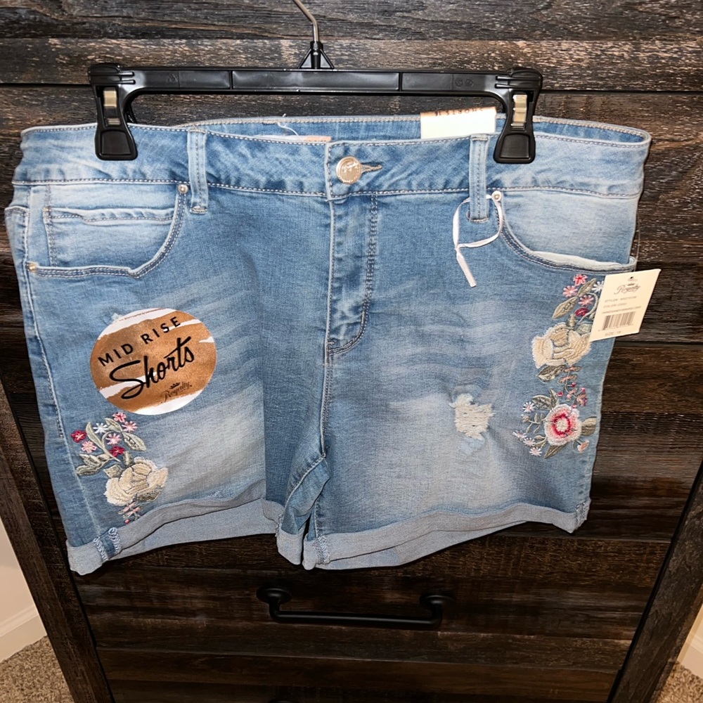 Royalty4Me Mid Rise Shorts